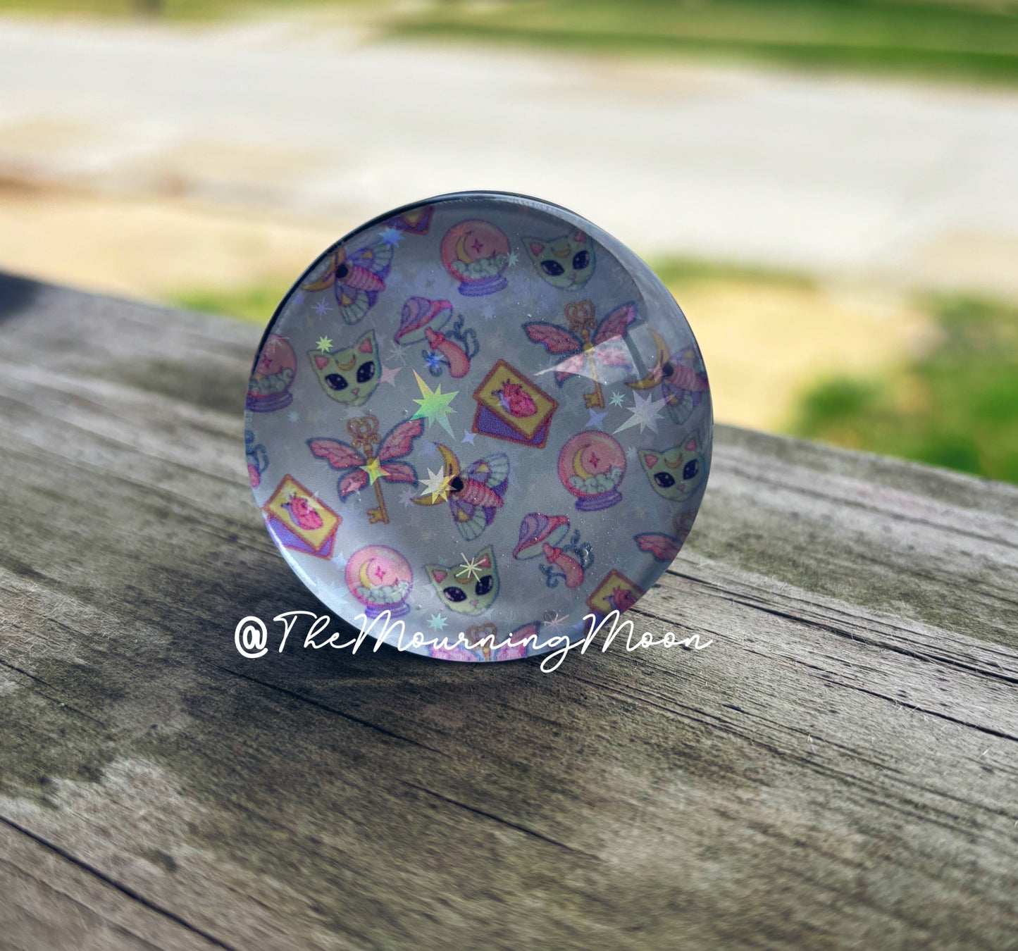 Spooky cute glass dome phone grip